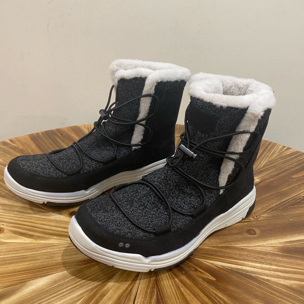 BRAND NEW Ryka Aubonne Ankle boots